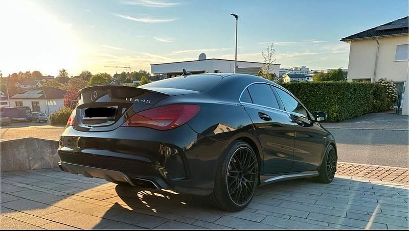 Schwarz Gebraucht 2015 Mercedes CLA45 AMG AMG Coupé | 23.899 € (Superpreis) - Bild 1/4