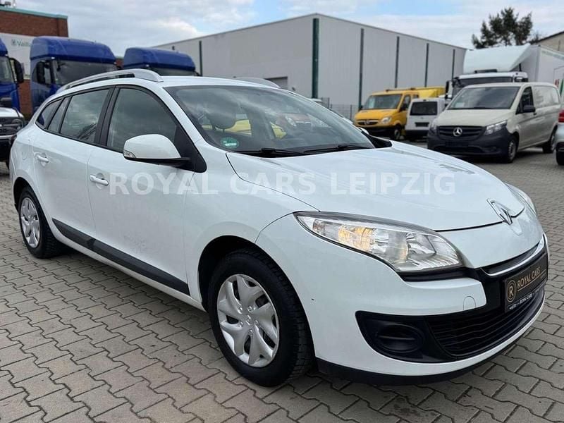 Weiß Gebraucht 2013 Renault Mégane GrandTour Expression Kombi | 2.990 € (Etwas zu teuer) - Bild 1/4