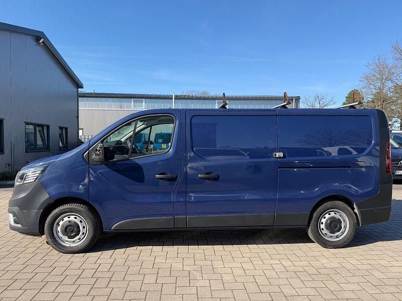 Gebraucht Renault Trafic Komfort 131 PS (96 kW) 2022 Blau Van / Kleinbus