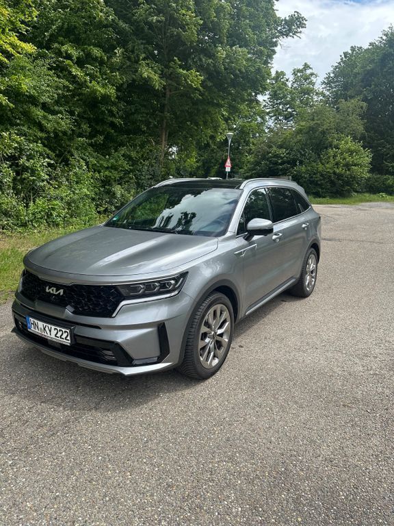 Silber Gebraucht 2022 Kia Sorento Platinum SUV | 41.500 € (Fairer Preis) - Bild 1/4
