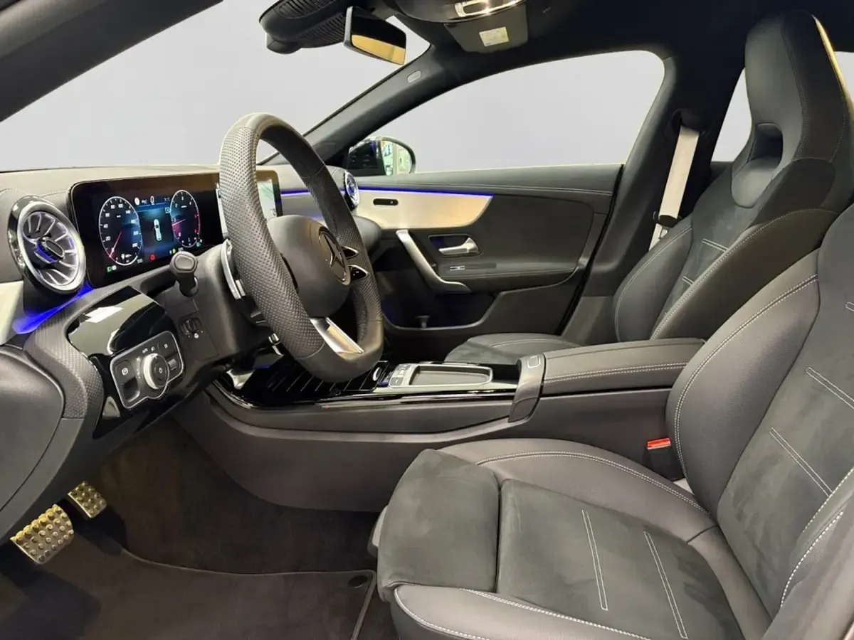 Gebraucht Mercedes CLA200 AMG 110 PS (80 kW) 2025 Szary Limousine