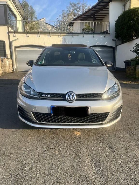 Silber Gebraucht 2016 VW Golf VII Sport Limousine | 14.500 € (Guter Preis) - Bild 1/4