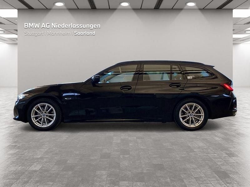 Gebraucht BMW 330e 184 PS (135 kW) 2022 Schwarz Kombi