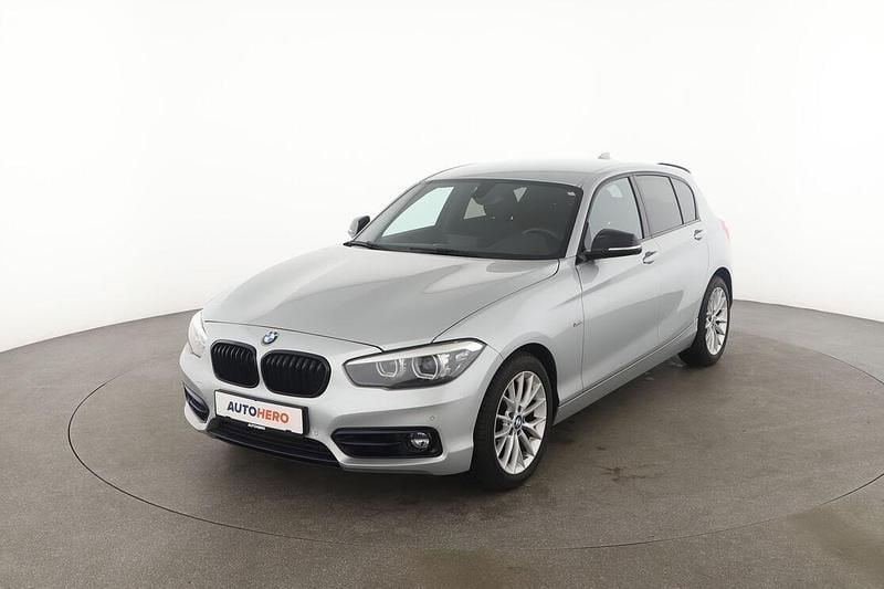 Silber Gebraucht 2017 BMW 120 Sport Line Kleinwagen | 17.340 € (Fairer Preis) - Bild 1/3