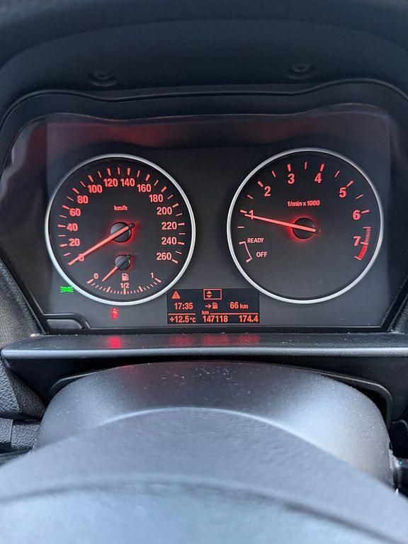 Gebraucht BMW 116 136 PS (100 kW) 2012 Schwarz Kleinwagen