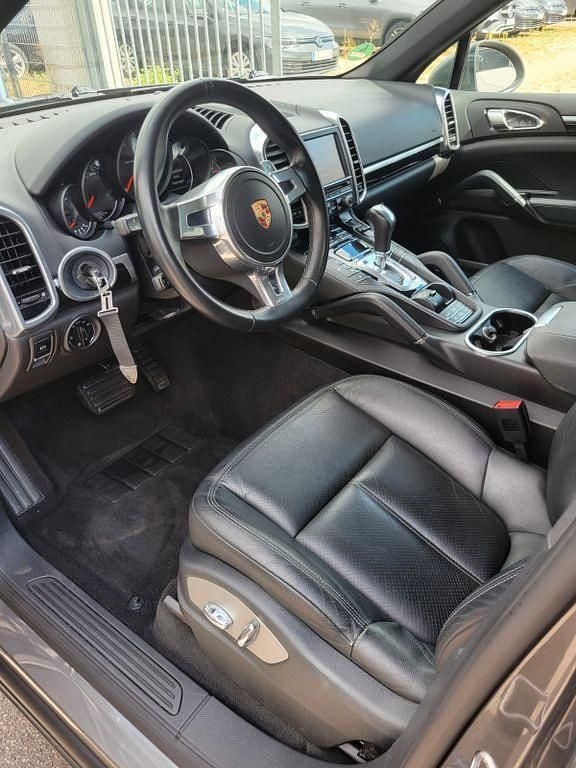 Gebraucht Porsche Cayenne 245 PS (180 kW) 2013 Grau SUV