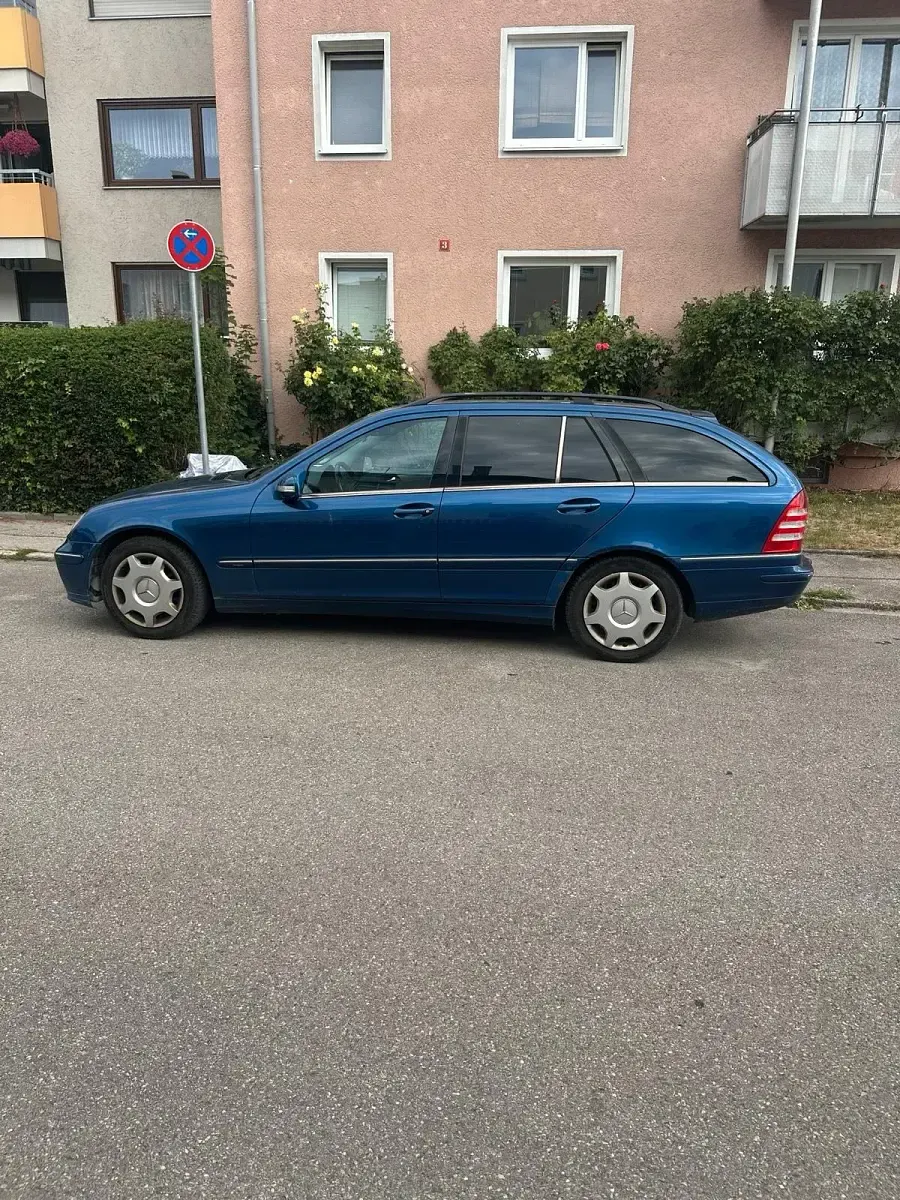 Gebraucht Mercedes C220 Avantgarde 150 PS (110 kW) 2004 Blau Kombi
