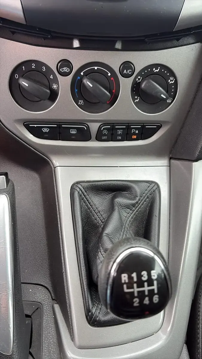 Gebraucht Ford Focus 115 PS (84 kW) 2014 Schwarz Kombi