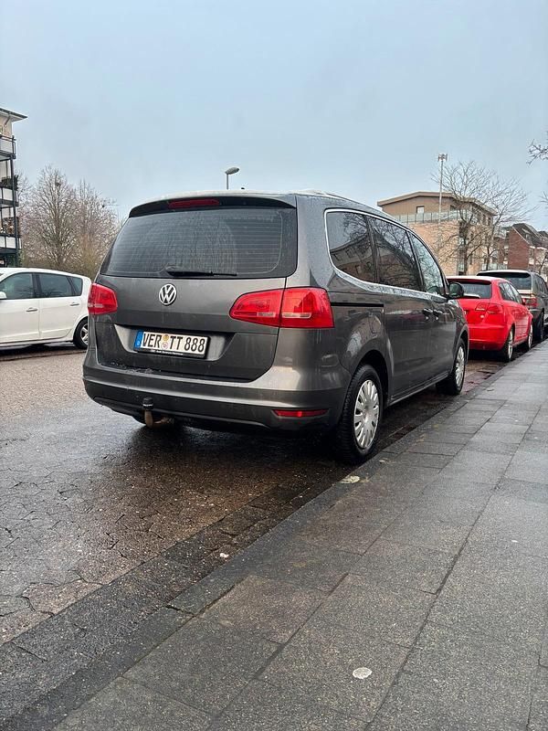 Gebraucht VW Sharan 140 PS (102 kW) 2012 Grau Van / Kleinbus