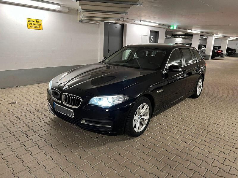Schwarz Gebraucht 2015 BMW 520 Kombi | 10.800 € (Superpreis) - Bild 1/4