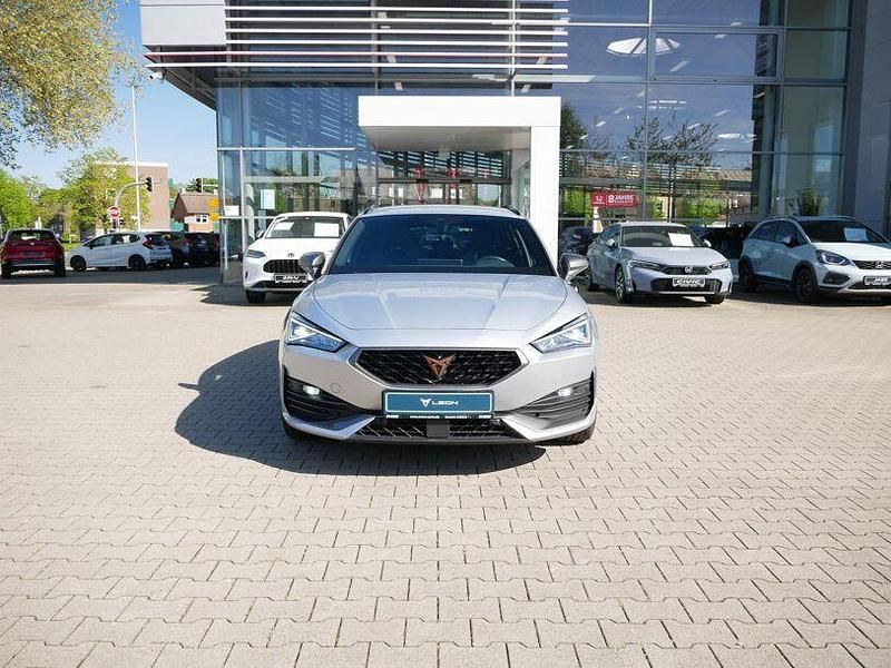 Second-hand Cupra Leon 150 CP (110 kW) 2022 Argintiu Berlinǎ