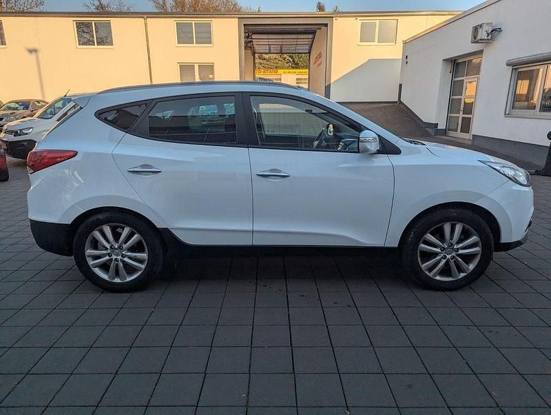 Gebraucht Hyundai ix35 Style 163 PS (119 kW) 2011 Weiß SUV