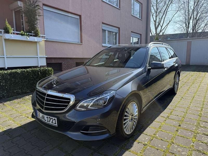 Gebraucht Mercedes E200 136 PS (100 kW) 2016 Grau Kombi