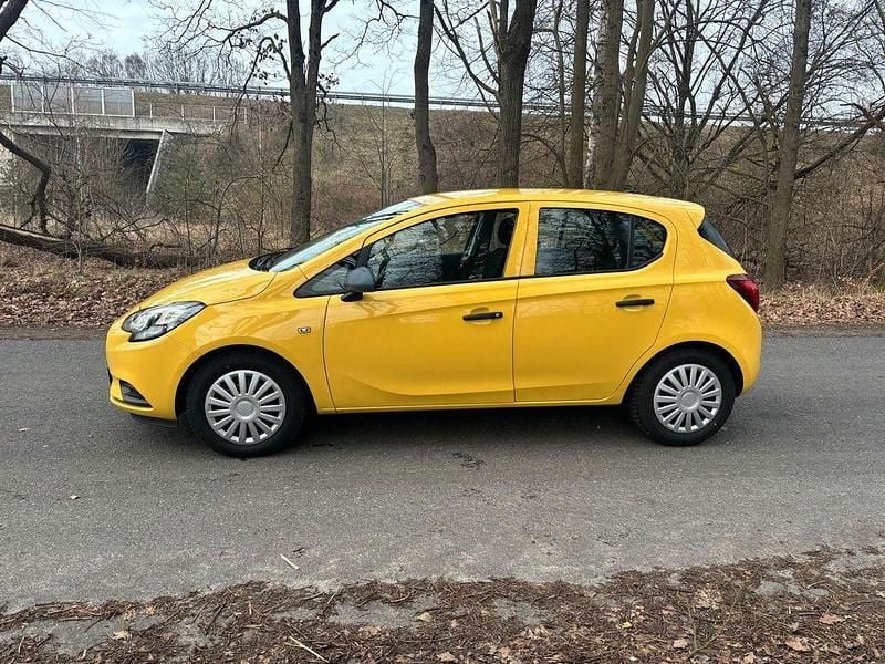 Gebraucht Opel Corsa Color Edition 90 PS (66 kW) 2016 Gelb Kleinwagen