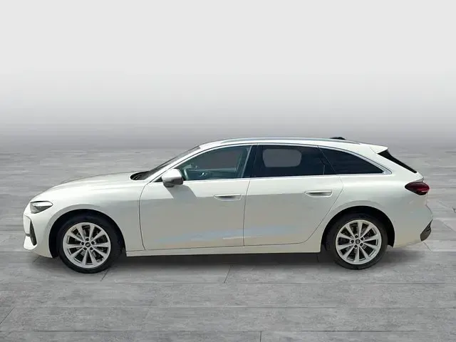 Gebraucht Audi A5 Sport 204 PS (150 kW) 2025 Weiß Kombi