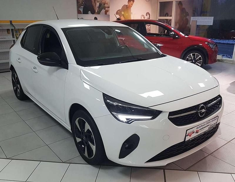 Gebraucht Opel Corsa-e Edition 100 kW (136 PS) 2021 Jade weiss/arktis weiss Kleinwagen