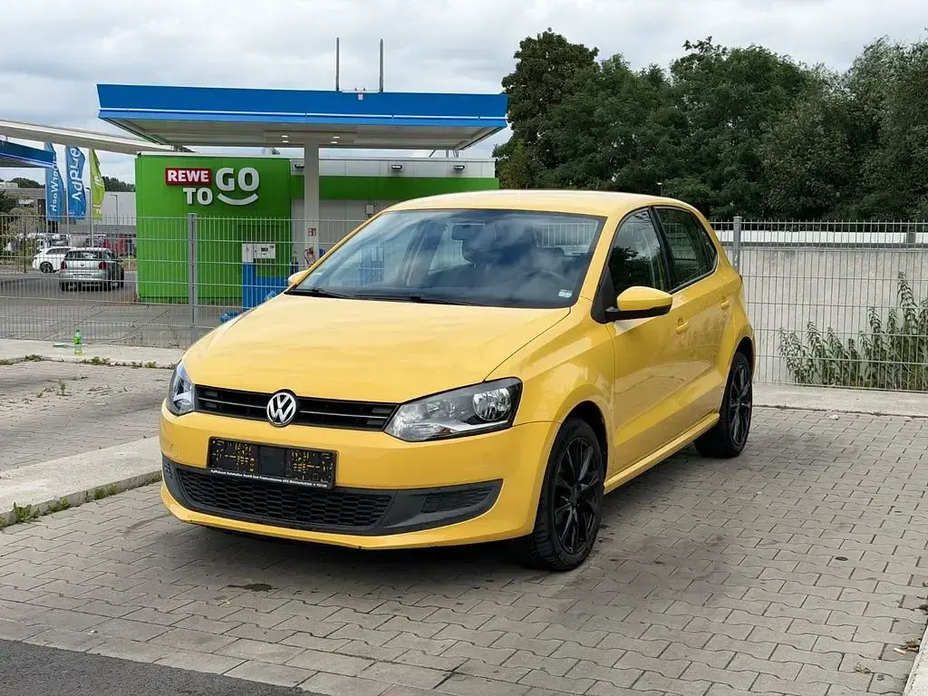 Gebraucht VW Polo Comfortline 69 PS (50 kW) 2009 Gelb Kleinwagen