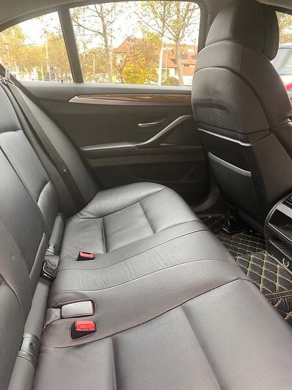 Gebraucht BMW 528 258 PS (189 kW) 2010 Silber Limousine
