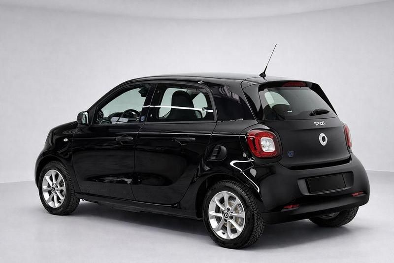 Gebraucht Smart ForFour Electric Drive 60 kW (82 PS) 2019 Schwarz Limousine