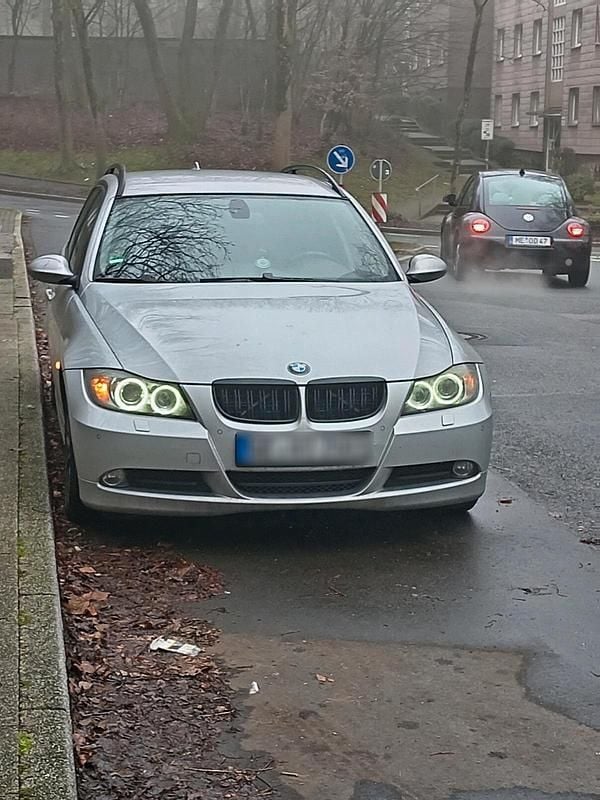 Gebraucht BMW 320 177 PS (130 kW) 2008 Silber Kombi