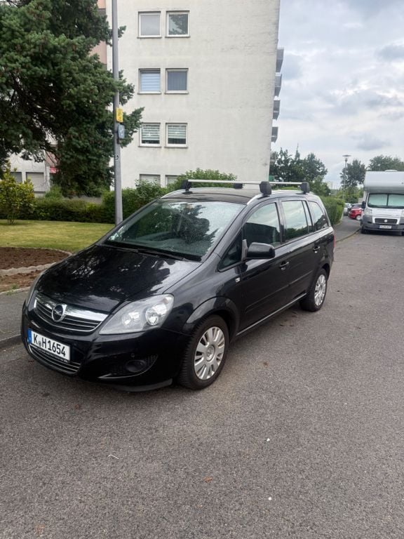 Schwarz Gebraucht 2012 Opel Zafira Family Van / Kleinbus | 3.699 € (Guter Preis) - Bild 1/4