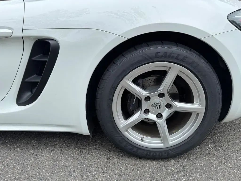 Gebraucht Porsche 718 Boxster 299 PS (219 kW) 2017 Weiß Cabrio