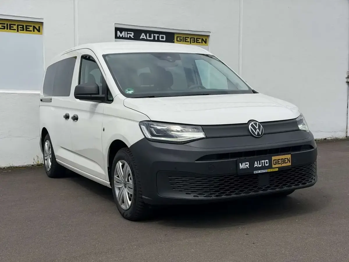 Gebraucht VW Caddy Maxi 102 PS (75 kW) 2023 Candyweiss Van / Kleinbus