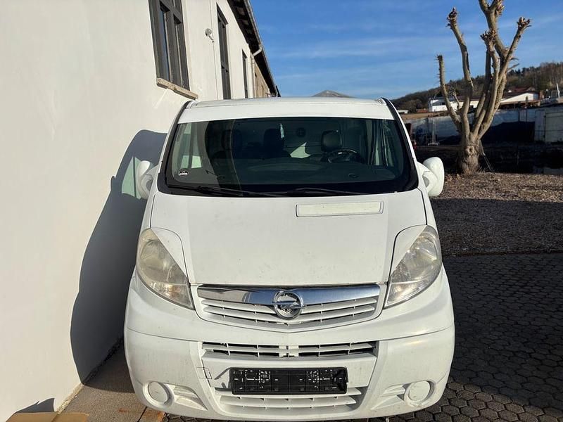 Gebraucht Opel Vivaro 114 PS (83 kW) 2011 Weiß Van / Kleinbus