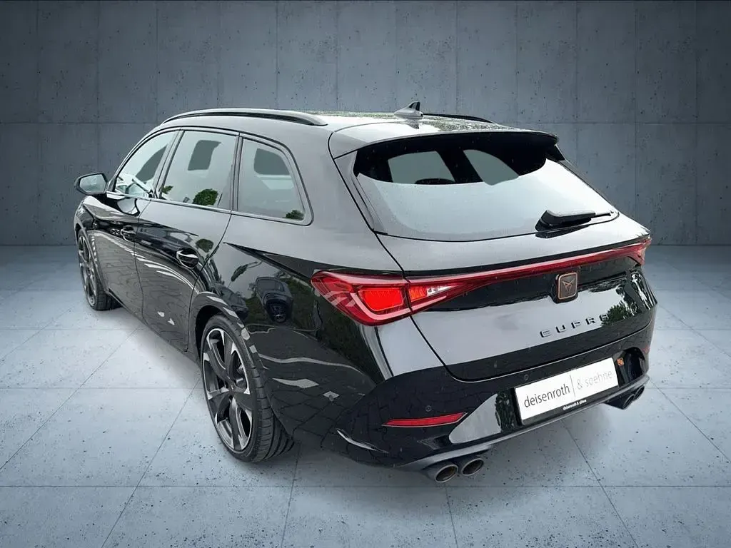 Używany Cupra Leon VZ 310 KM (228 kW) 2024 Czarny Kombi