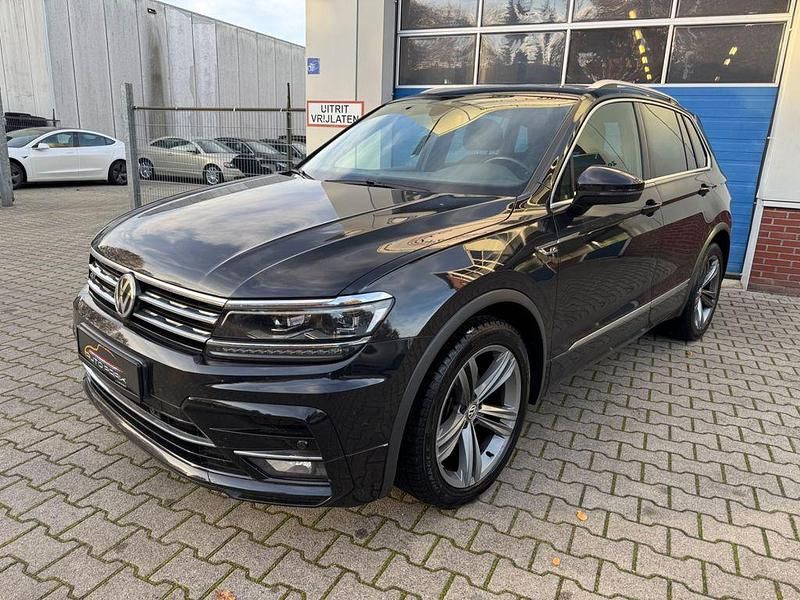 Schwarz Gebraucht 2018 VW Tiguan R-line SUV | 12.950 € (Guter Preis) - Bild 1/4
