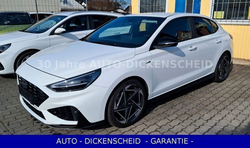 Tkg shadow grey Gebraucht 2024 Hyundai i30 N Line Limousine | 26.850 € (Fairer Preis) - Bild 1/4