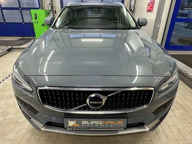 Gebraucht Volvo V90 CC Pro 197 PS (144 kW) 2021 Grau Kombi