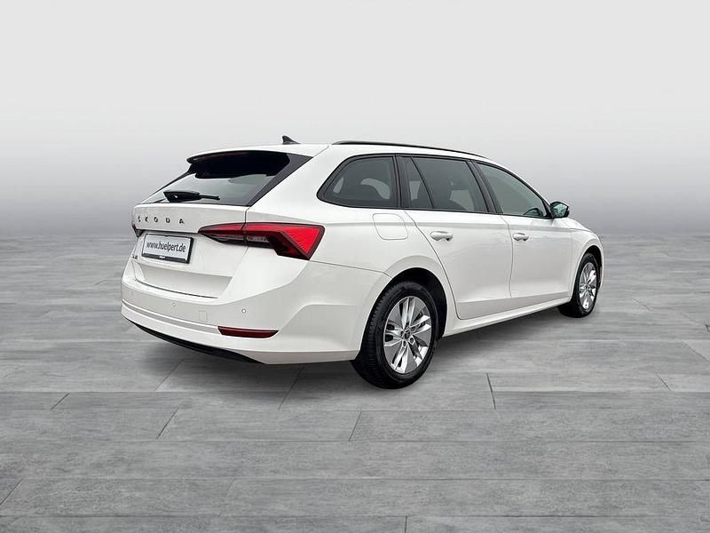 Gebraucht Skoda Octavia Ambition 150 PS (110 kW) 2022 Candyweiß Kombi