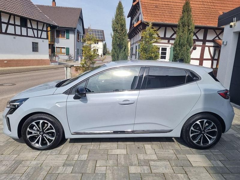 Gebraucht Renault Clio V Techno 94 PS (69 kW) 2025 Limousine