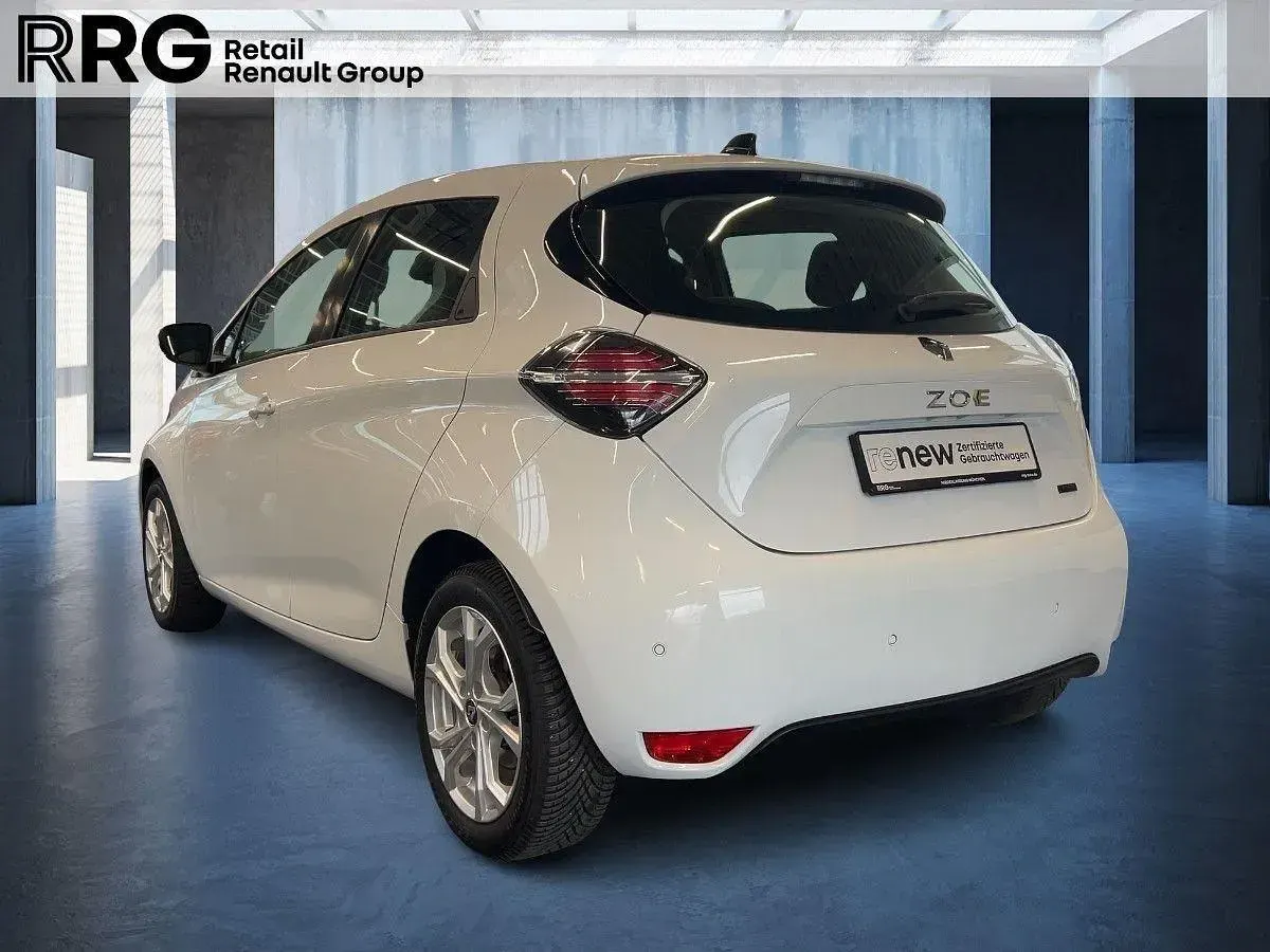 Używany Renault Zoe Evolution 50 kW (69 KM) 2023 Biały Hatchback