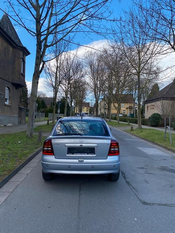 Gebraucht Opel Astra 110 PS (80 kW) 2006 Grau Kleinwagen