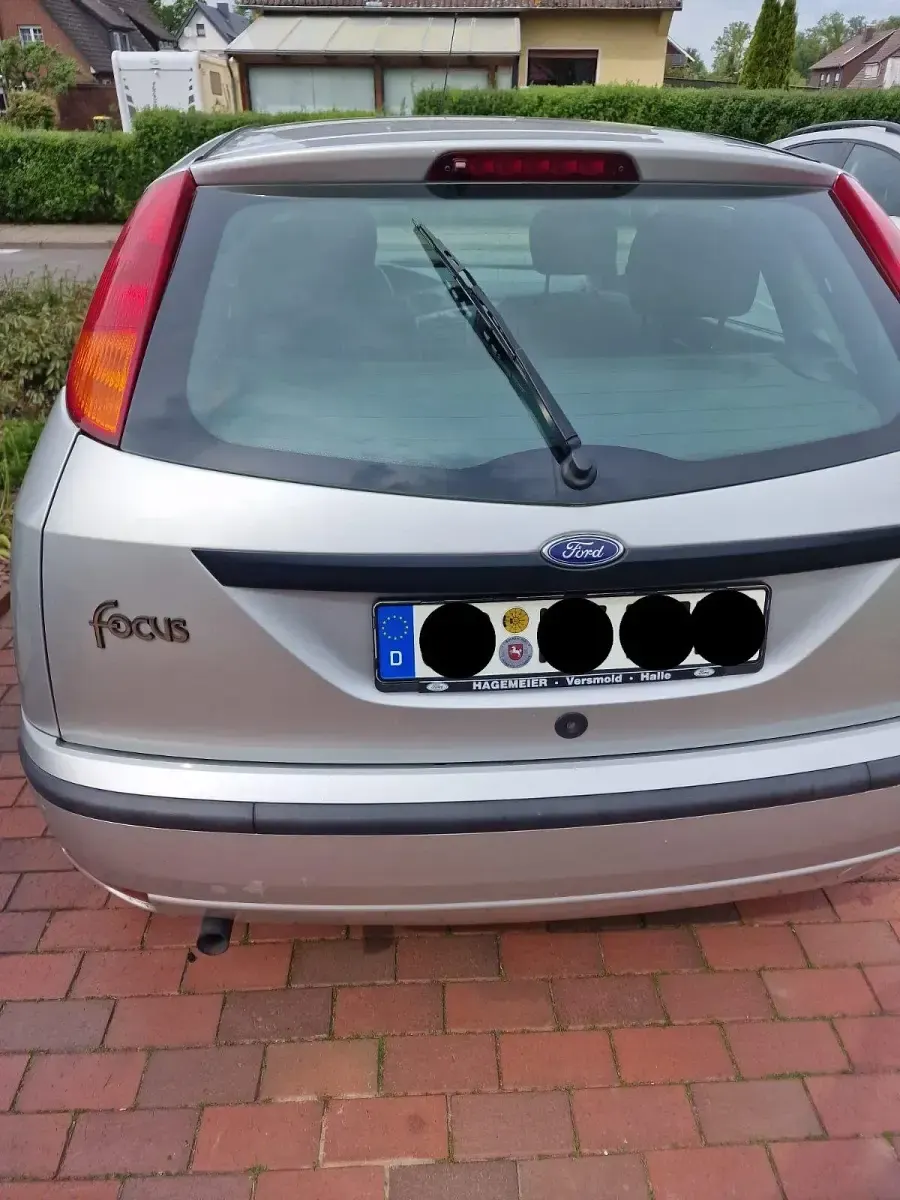 Gebraucht Ford Focus 75 PS (55 kW) 2002 Silber Kleinwagen