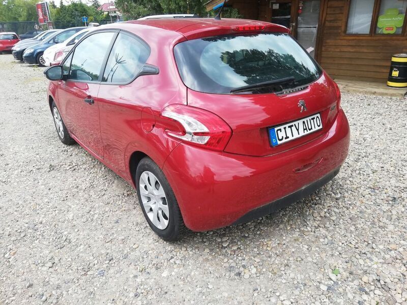 Gebraucht Peugeot 208 Access 68 PS (50 kW) 2013 Rot metallic Kleinwagen
