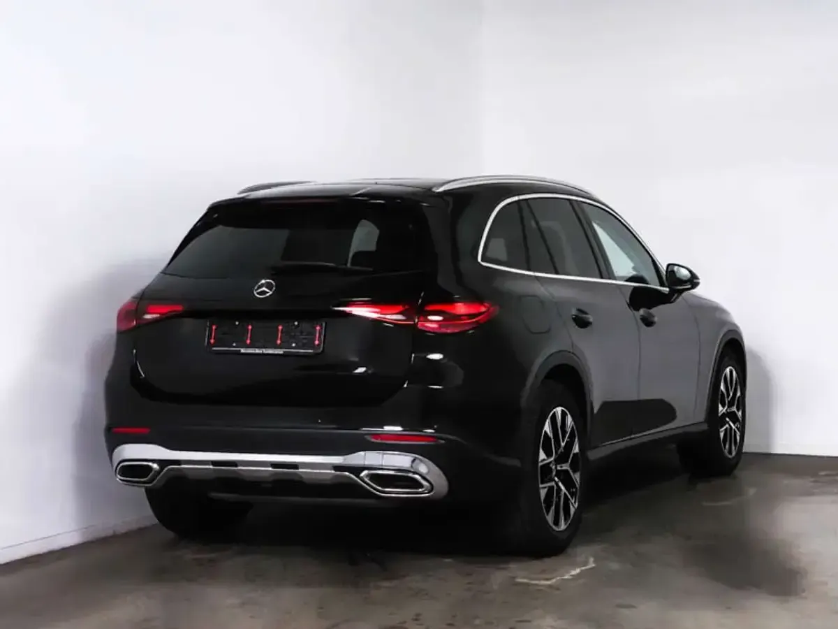 Gebraucht Mercedes GLC200 Avantgarde 204 PS (150 kW) 2025 Schwarz SUV