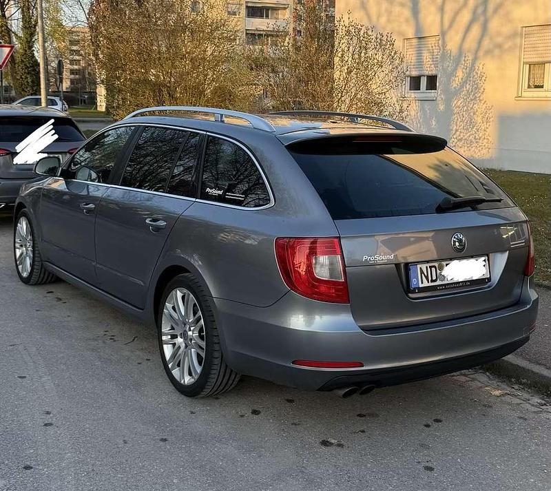 Gebraucht Skoda Superb Ambition 170 PS (125 kW) 2012 Kombi