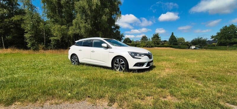 Weiß Gebraucht 2016 Renault Mégane GrandTour Bose Edition Kombi | 11.499 € (Fairer Preis) - Bild 1/4