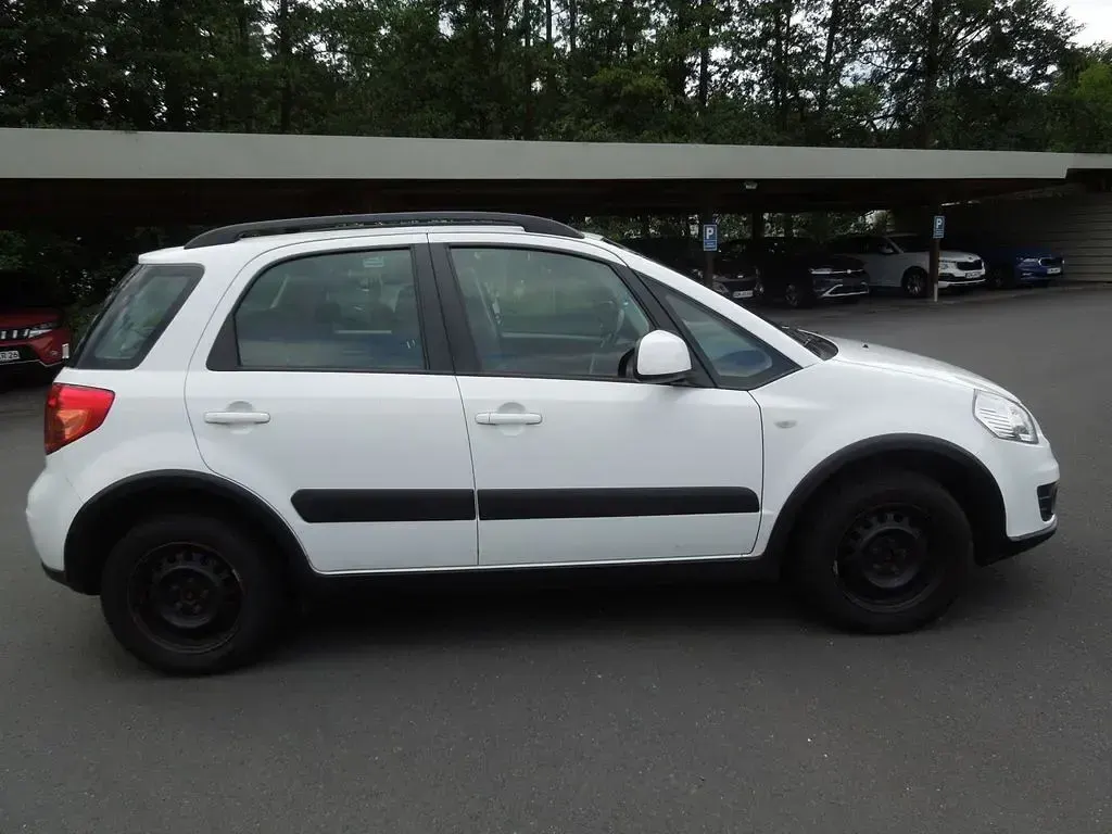 Gebraucht Suzuki SX4 120 PS (88 kW) 2011 Weiß SUV