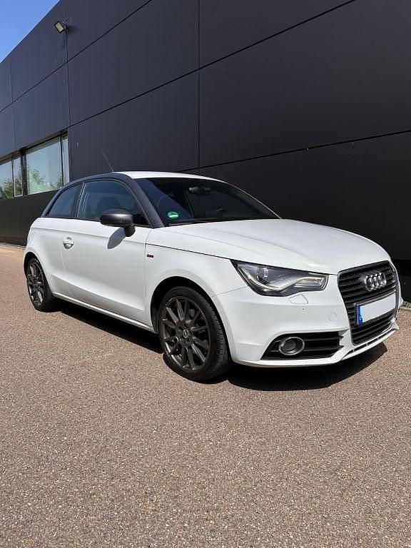Weiß Gebraucht 2012 Audi A1 S-Line Kleinwagen | 7.890 € (Guter Preis) - Bild 1/4