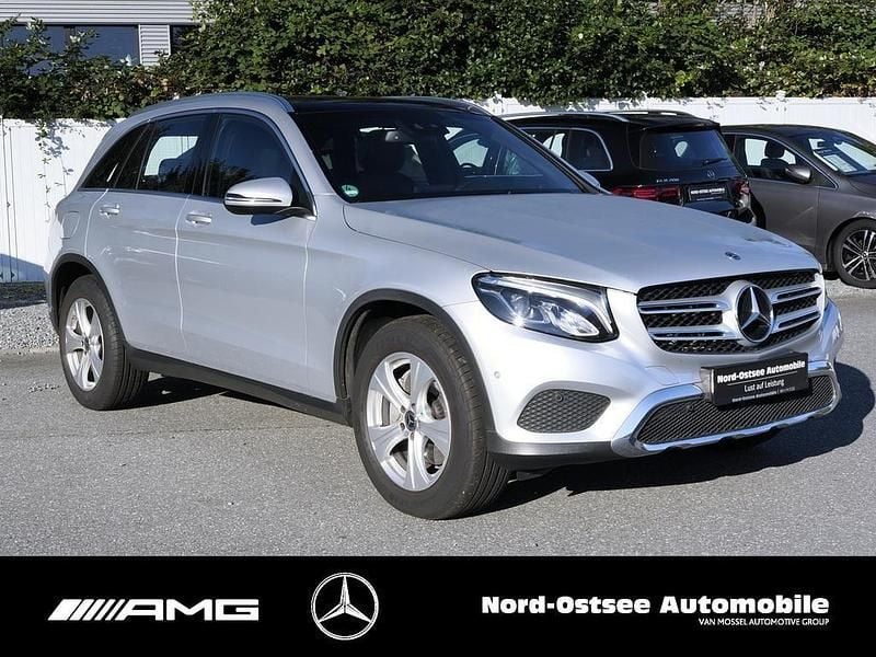 Gebraucht Mercedes GLC250 Exclusive 204 PS (150 kW) 2018 Iridiumsilber metallic SUV