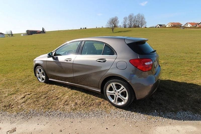 Gebraucht Mercedes A200 156 PS (114 kW) 2013 Grau Limousine