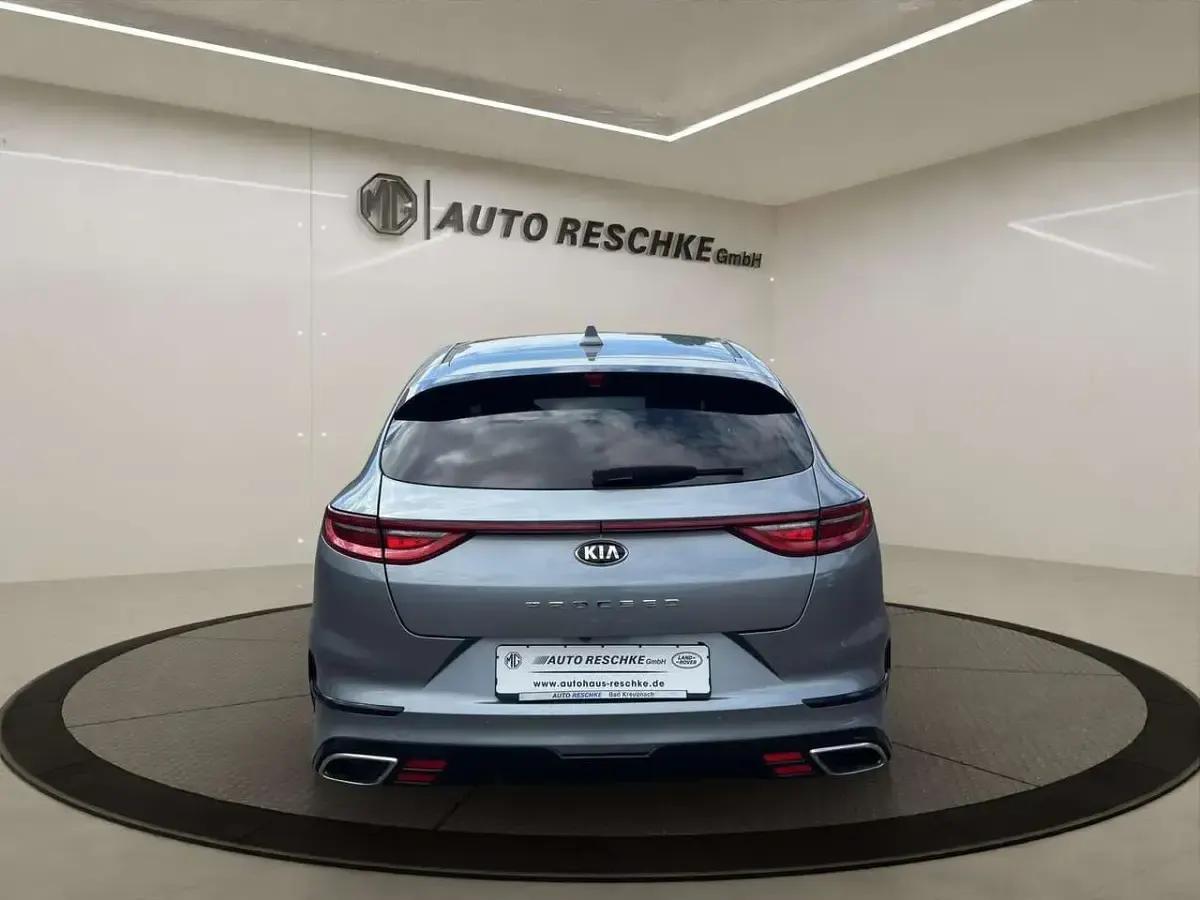 Używany Kia ProCeed GT 204 KM (150 kW) 2021 Srebrny Kombi