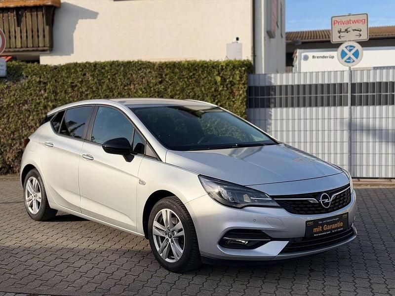 Gebraucht Opel Astra Edition 110 PS (80 kW) 2021 Argon silber/ice silver (m2) Kleinwagen