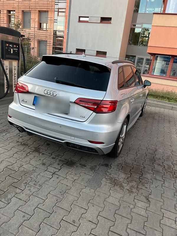 Braun Gebraucht 2018 Audi A3 S-Line Kombi | 14.600 € (Fairer Preis) - Bild 1/4