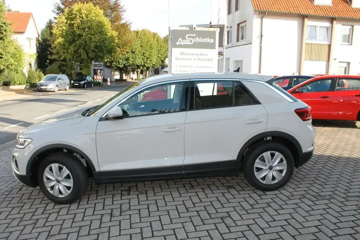 Usado VW T-Roc 110 HP (80 kW) 2023 Cinzento SUV