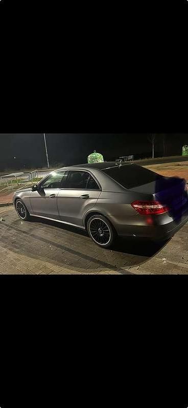 Gebraucht Mercedes E200 136 PS (100 kW) 2011 Beige Limousine